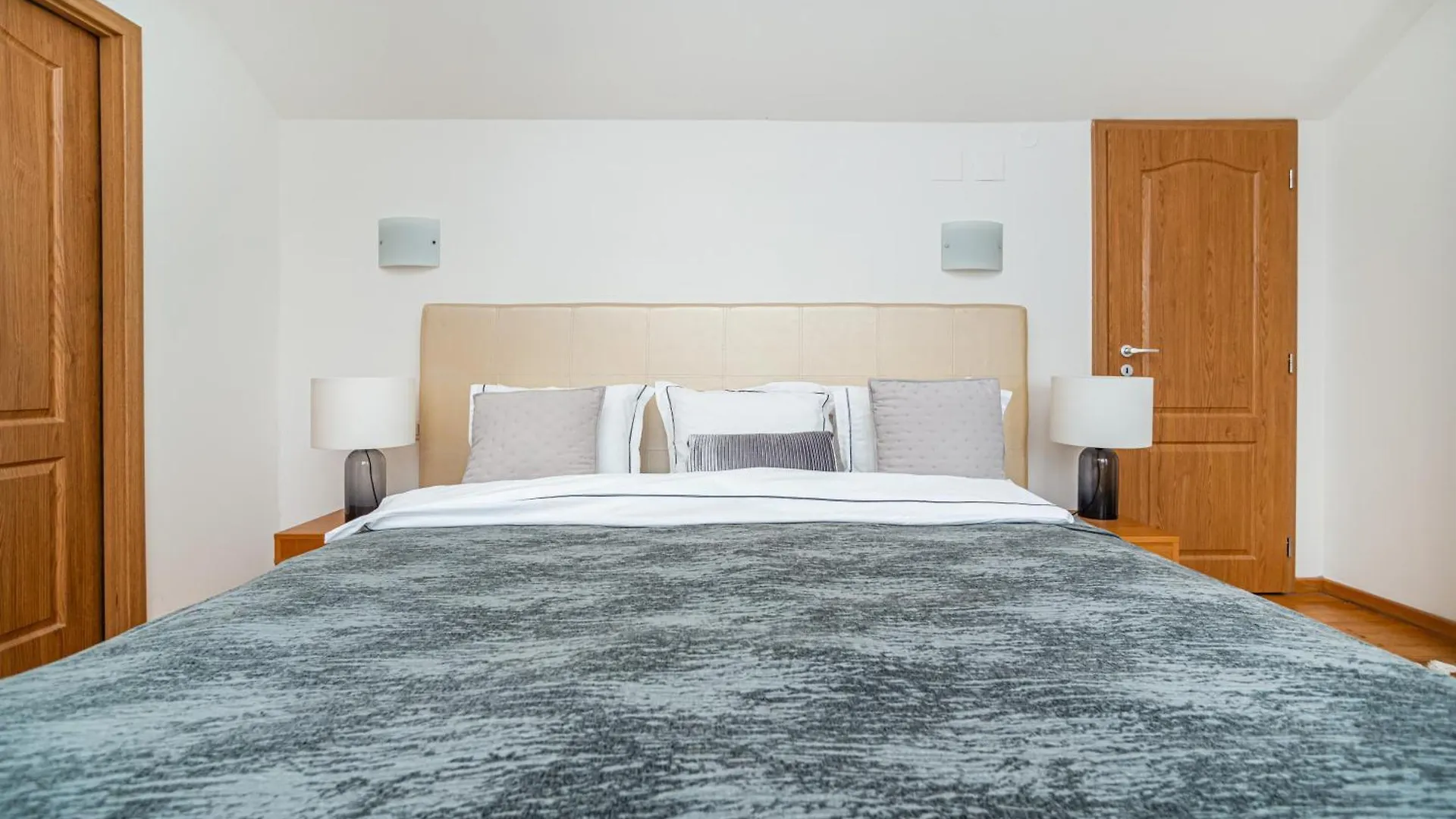 Lavish And Chic Duplex Apartment Praag
