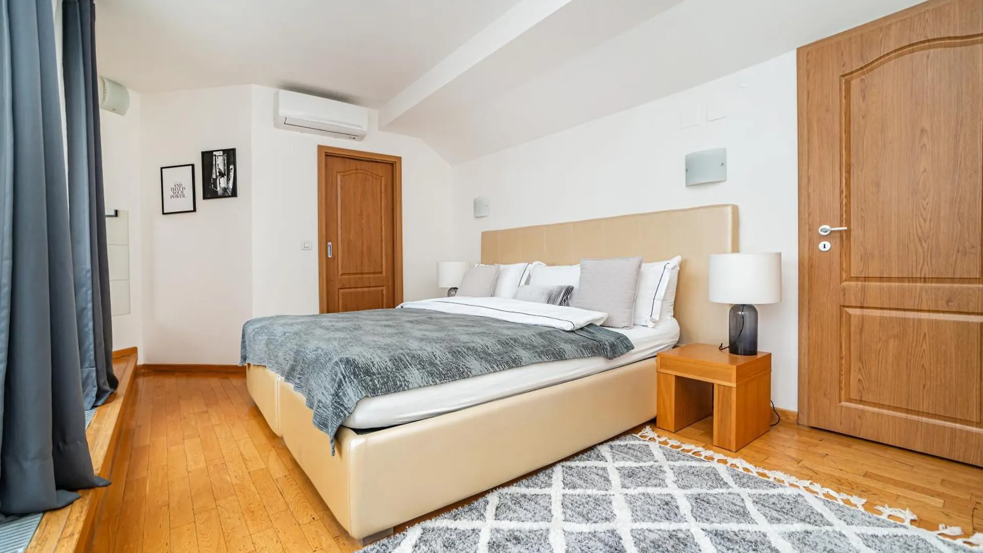 Lavish And Chic Duplex Apartment Praag
