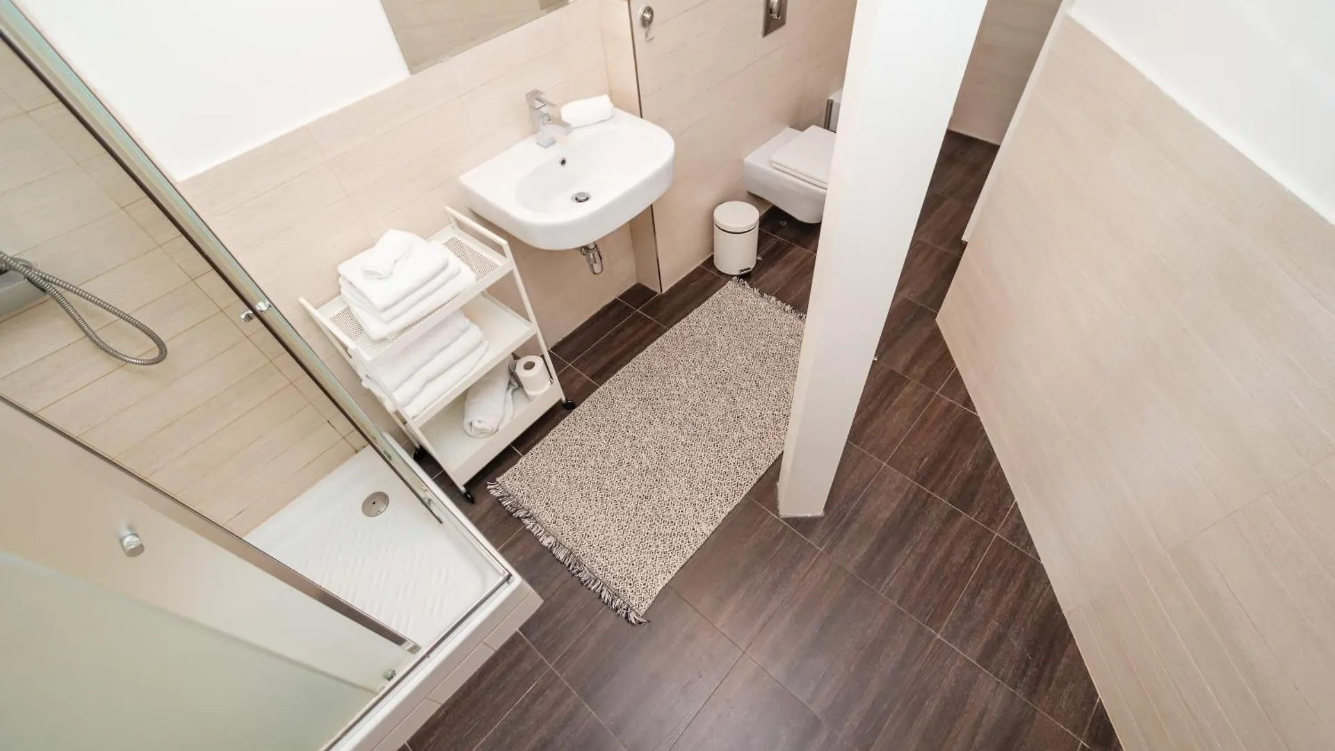 Lavish And Chic Duplex Apartment Прага Чехия