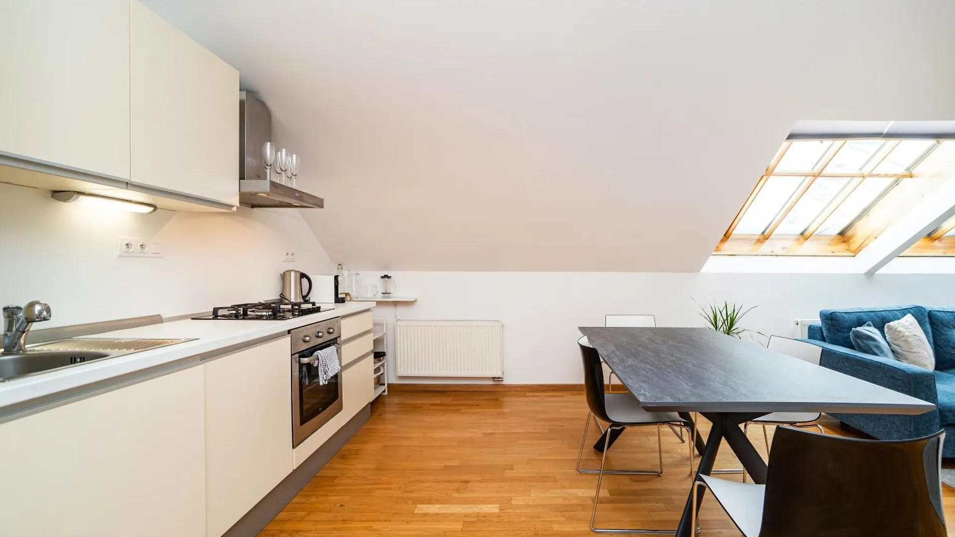 Lavish And Chic Duplex Apartment Прага 0*,