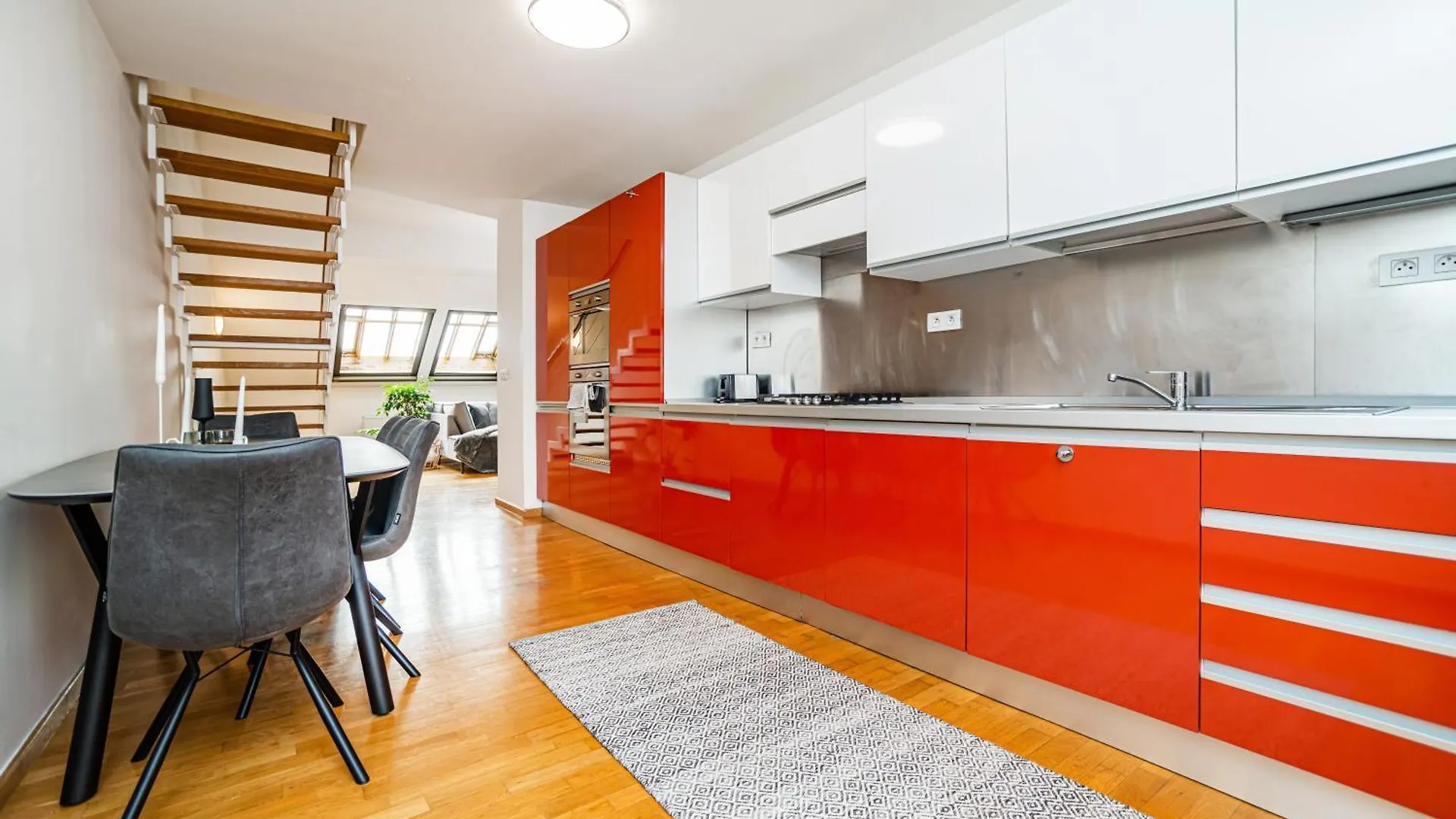 Lavish And Chic Duplex Apartment Прага 0*,  Чехия