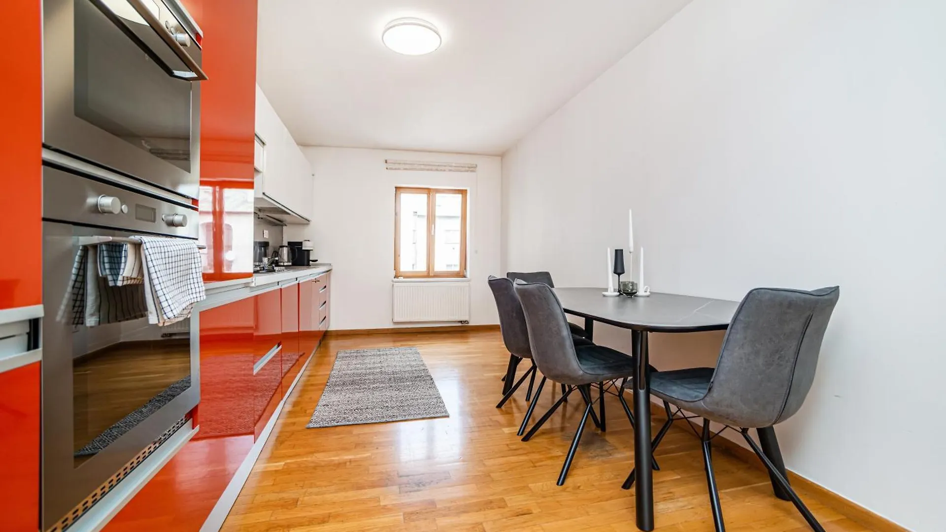 Lavish And Chic Duplex Apartment Прага