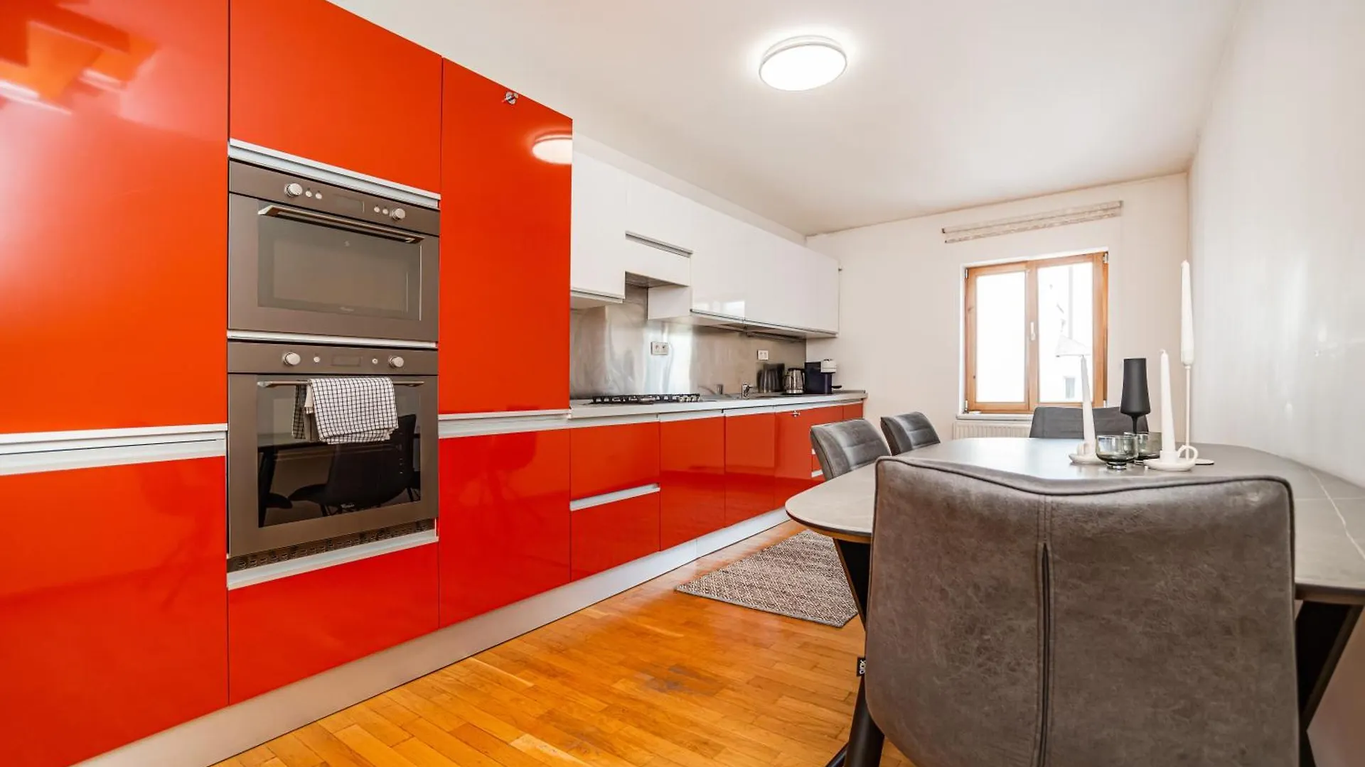 Lavish And Chic Duplex Apartment Прага